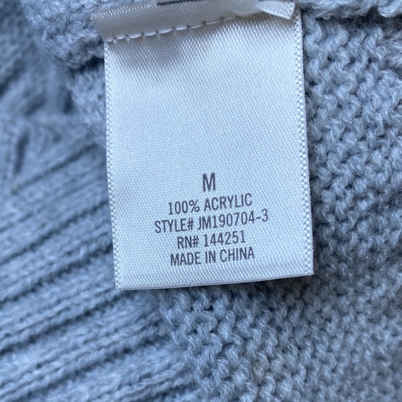 NWT Francesca’s Collection Jun & Ivy Women’s Gray Knit Sweater Dress Size M - Picture 3 of 9